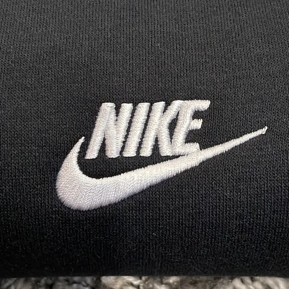 New NIKE Sportswear Standard Fit Tapered Leg Club Fleece Joggers - Picture 16 of 16